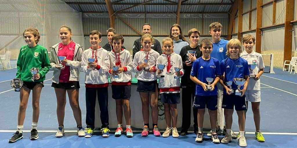 Ya tenemos campeones del &uacute;ltimo torneo del Circuito Interesport Irabia Dunlop Alev&iacute;n y Cadete